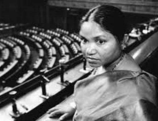 फूलन देवी: जानें- क्यों 22 ठाकुरों को लाइन में खड़ा कर मारी थी गोली