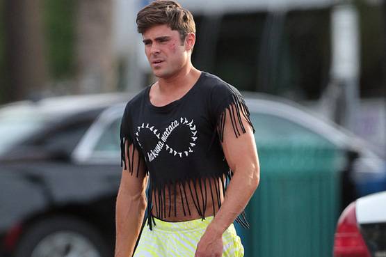 अब लड़कों के लिए आए आधी बनियान से भी छोटे क्रॉप टॉप!