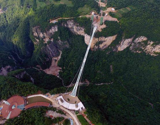 10 सबसे खतरनाक पुल, जहां जान हथेली पर रखकर चलते हैं लोग