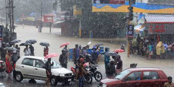 केरल में 29 की मौत, तस्‍वीरों में देखें बाढ़ ने कैसे बरपाया कहर