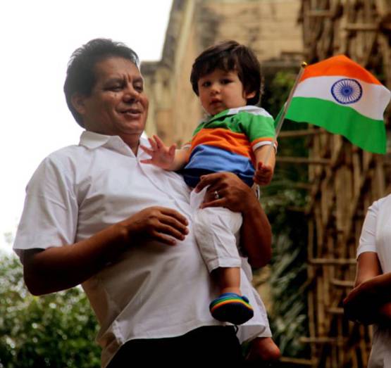 स्वतंत्रता दिवस पर तैमूर अली खान का ये अंदाज, देखते रह जाएंगे फोटो