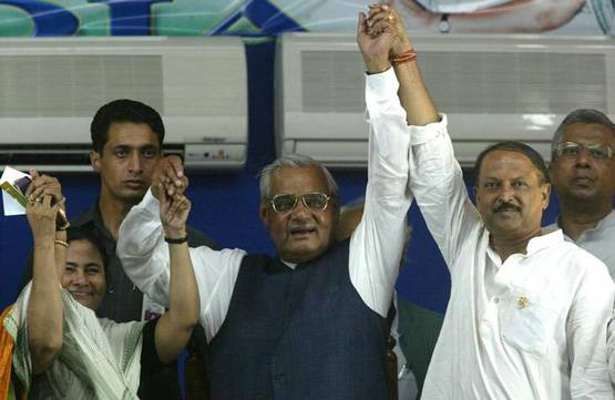 सौम्य, सरल, ज़िंदादिल, तस्वीरों में देखिए अटल की विशाल शख़्सियत