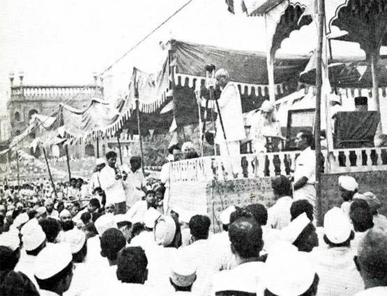 जब भारत मना रहा था आजादी का जश्न तब उपवास पर बैठे थे गांधी!