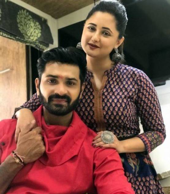 दिव्यांका से दृष्टि धामी तक टीवी सेलेब्स ने ऐसे मनाया रक्षाबंधन