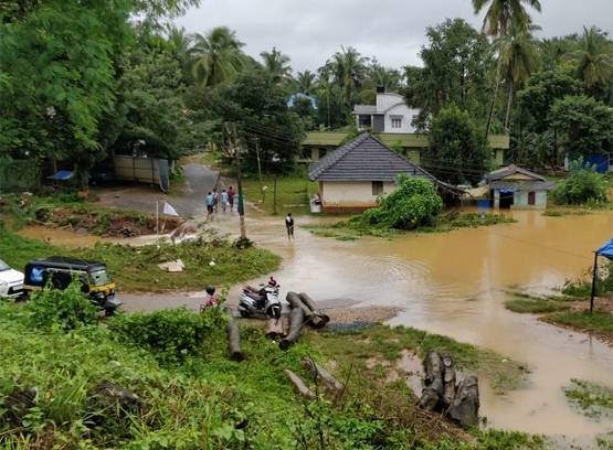 केरल में 29 की मौत, तस्‍वीरों में देखें बाढ़ ने कैसे बरपाया कहर