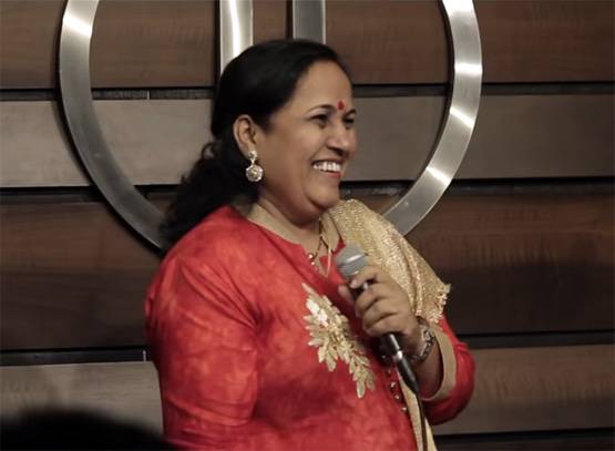 कामवाली बाई बनी कॉमेडियन, अमीर मालकिनों का मजाक बनाकर हुईं हिट