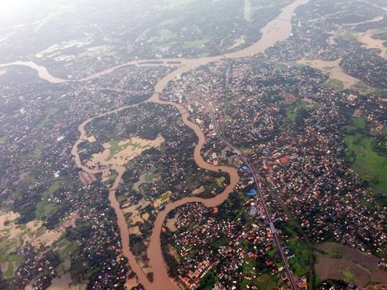 केरल में 29 की मौत, तस्‍वीरों में देखें बाढ़ ने कैसे बरपाया कहर