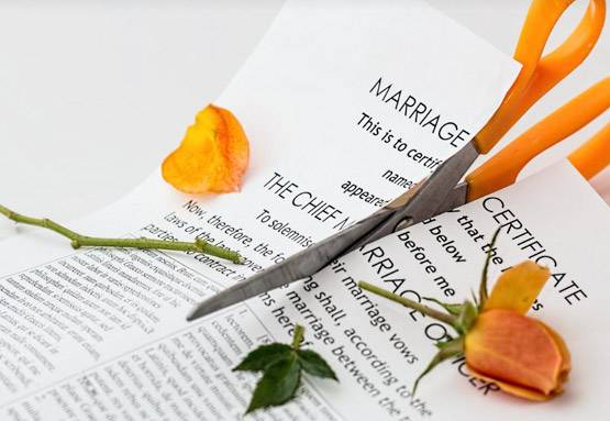 इन 5 वजहों के कारण पार्टनर को छोड़ देते हैं लोग