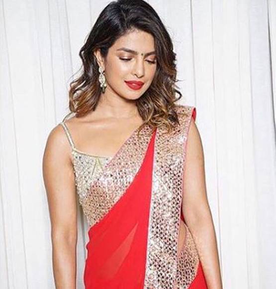 प्रियंका चोपड़ा की रोका सेरेमनी! घर पहुंचे पंडित जी