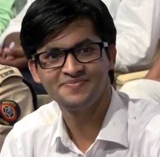 21 की उम्र में बने IAS, पिता चलाते हैं ऑटो रिक्शा