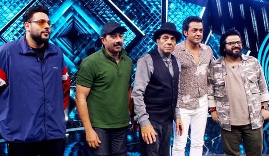 पापा संग दिल है हिंदुस्तानी के सेट पर पहुंचे सनी, जमकर किया डांस