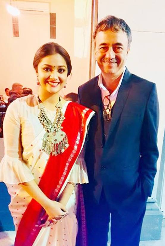 पैरेंट्स से एक्ट्रेस को ये परेशानी, बन चुकी हैं रेखा की सौतेली मां