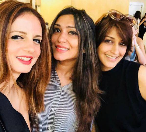 सुजैन ने शेयर की सोनाली की लेटेस्ट तस्वीरें, ल‍िखा इमोशनल पोस्ट