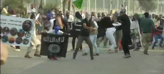 बकरीद पर कश्मीर में पत्‍थरबाजी-दिखाए ISIS के झंडे, 2 की हत्‍या