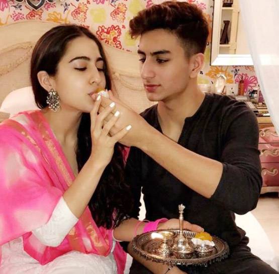 देखें- Rakhi पर सारा की भाई इब्राहिम संग क्यूट कैमिस्ट्री