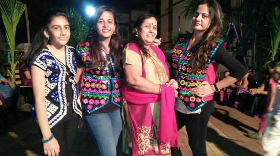 कामवाली बाई बनी कॉमेडियन, अमीर मालकिनों का मजाक बनाकर हुईं हिट