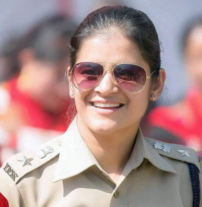 बस कंडक्टर की बेटी बनी बेस्ट IPS ट्रेनी, नाम से थर्राते हैं क्रिमिनल