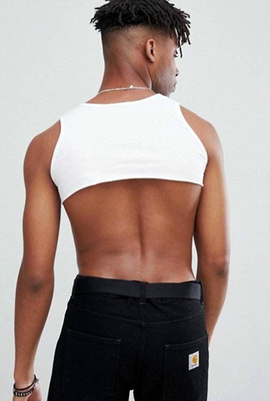 अब लड़कों के लिए आए आधी बनियान से भी छोटे क्रॉप टॉप!