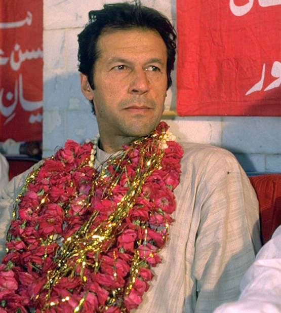 लड़कियों के बीच रहे मशहूर, कुछ ऐसी है PAK PM इमरान की जिंदगी