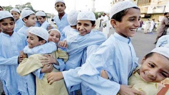 देश भर में बकरीद का जश्न, जानें क्यों दी जाती है कुर्बानी