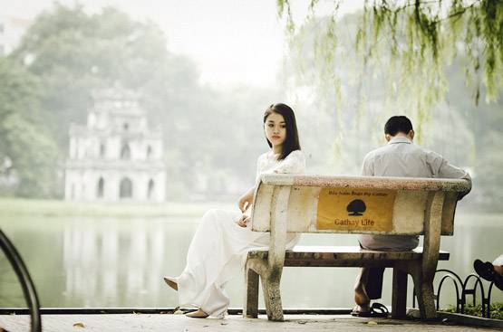 इन 5 वजहों के कारण पार्टनर को छोड़ देते हैं लोग