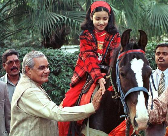 सौम्य, सरल, ज़िंदादिल, तस्वीरों में देखिए अटल की विशाल शख़्सियत