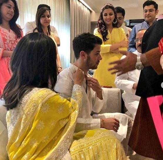 प्र‍ियंका-निक के सगाई केक में 24 कैरेट सोना, इतना है खास