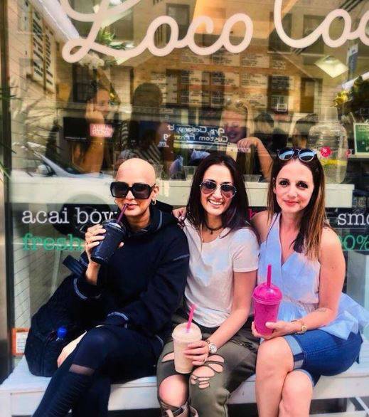 सुजैन ने शेयर की सोनाली की लेटेस्ट तस्वीरें, ल‍िखा इमोशनल पोस्ट