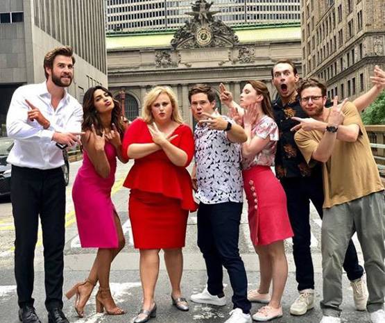 शूटिंग के दौरान प्रियंका की वर्कआउट फोटो पर रणवीर का फनी कमेंट