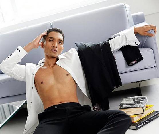 PHOTOS: 6 पैक एब्‍स बनाकर डेब्‍यू को तैयार जॉनी लीवर के बेटे