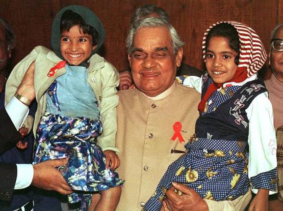 सौम्य, सरल, ज़िंदादिल, तस्वीरों में देखिए अटल की विशाल शख़्सियत