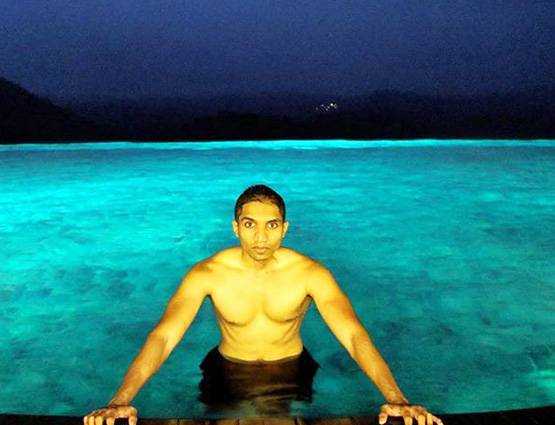 PHOTOS: 6 पैक एब्‍स बनाकर डेब्‍यू को तैयार जॉनी लीवर के बेटे