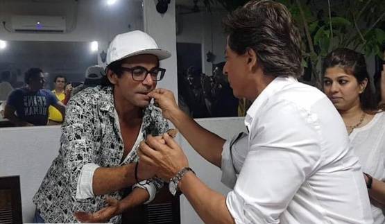शाहरुख और सलमान ने मनाया सुनील ग्रोवर का बर्थडे, Photos