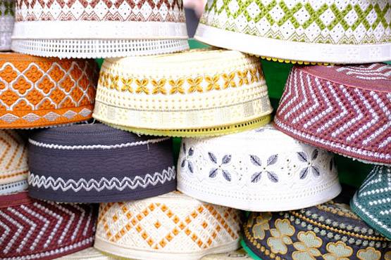 देश भर में बकरीद का जश्न, जानें क्यों दी जाती है कुर्बानी