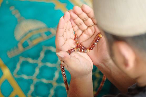 देश भर में बकरीद का जश्न, जानें क्यों दी जाती है कुर्बानी