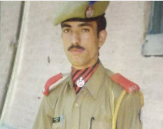 बकरीद पर कश्मीर में पत्‍थरबाजी-दिखाए ISIS के झंडे, 2 की हत्‍या