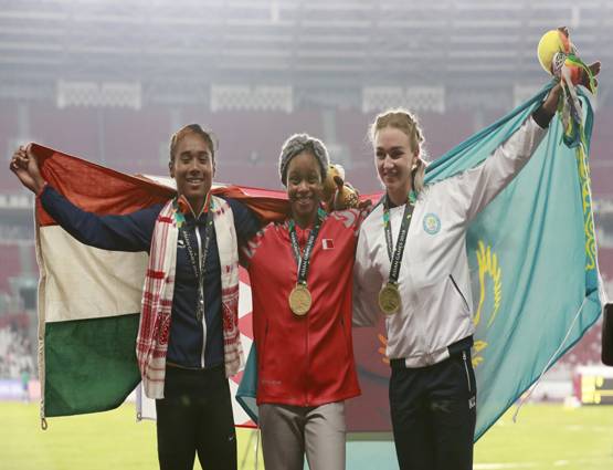 एशियन गेम्स: वंडर गर्ल हिमा दास ने फिर दिखाया दम, जीता सिल्वर