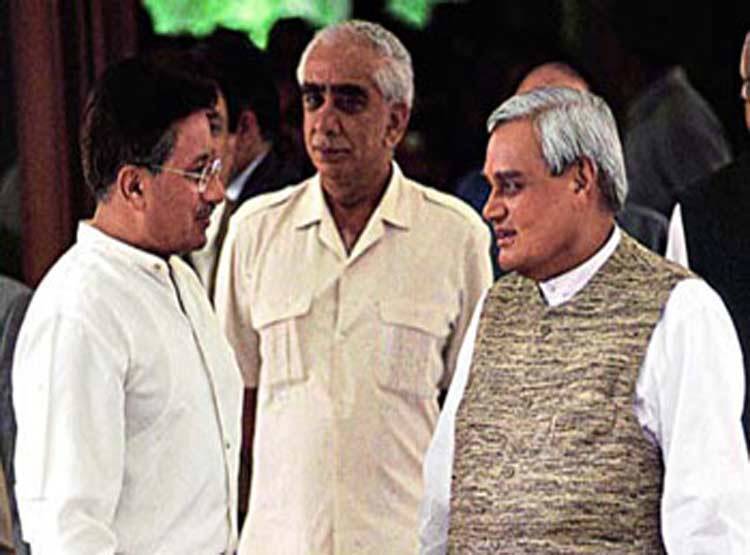 वाजपेयी की Rare photos: बचपन से PM बनने तक ऐसा रहा सफर