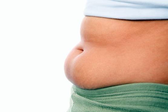 सावधान! पेट पर अधिक फैट हो सकता है खतरनाक, इन बीमारियों का डर