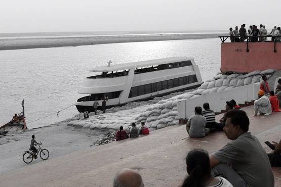 अब बनारस में लग्जरी क्रूज से कर सकेंगे सैर, इतना होगा किराया