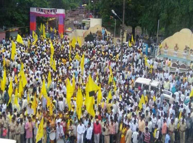 महाराष्ट्र: मराठा आरक्षण के बाद अब क्यों उठी धनगर आरक्षण की मांग