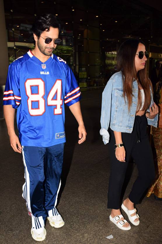 लंदन हॉलीडे से 'गर्लफ्रेंड' संग लौटे वरुण धवन, एयरपोर्ट पर हुए स्पॉट