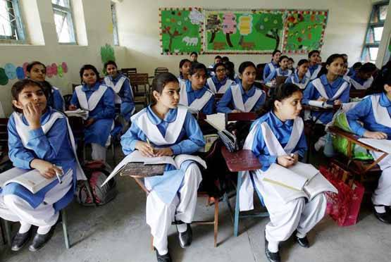 भारत से पूरी अलग है पाकिस्तान में पढ़ाई, ऐसा है एजुकेशन सिस्टम