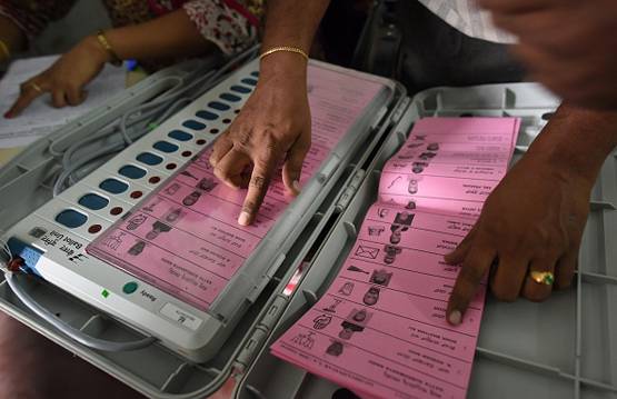 इन देशों में होता है भारत के EVM का इस्तेमाल, यहां हो चुका बैन
