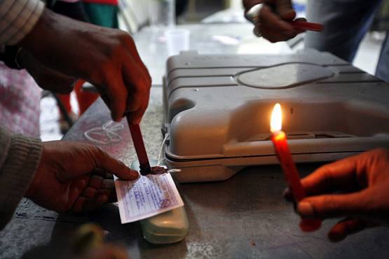 इन देशों में होता है भारत के EVM का इस्तेमाल, यहां हो चुका बैन