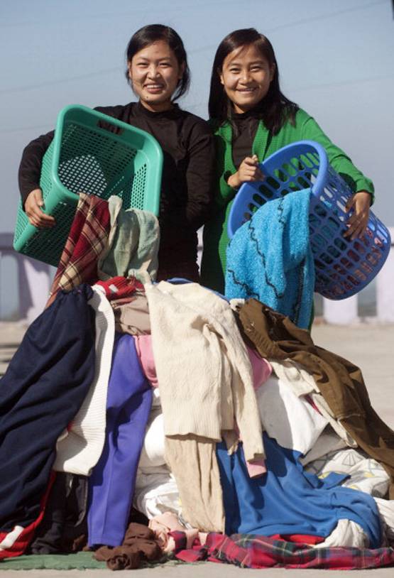 39 पत्नियों संग रहता है शख्स, देखें सबसे बड़ी फैमिली की PICS