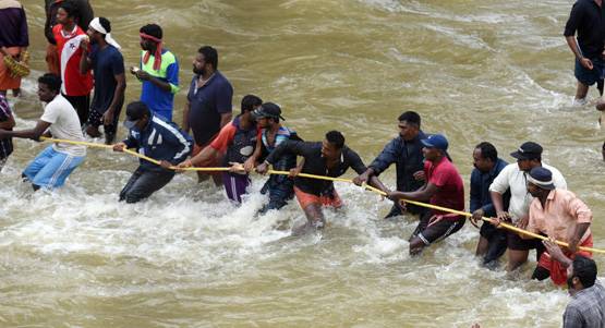 केरल में 10 लाख मछुआरे, बाढ़ में फंसे लोगों के लिए बने जीवनरक्षक