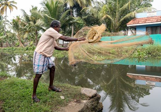 केरल में 10 लाख मछुआरे, बाढ़ में फंसे लोगों के लिए बने जीवनरक्षक