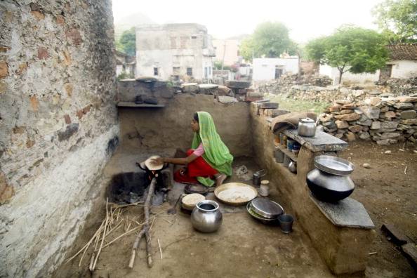 घर का बजट बनाने में महिलाएं 'स्मार्ट', अपनाती हैं ये 3 फॉर्मूले