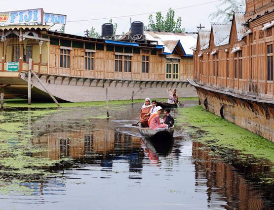 अनुच्छेद 35-ए: जो जम्मू-कश्मीर को बनाता है बाकी राज्यों से अलग